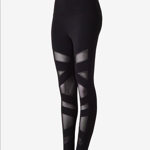 Express Mesh Legging